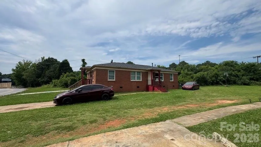 1661 &1665 Montana Drive Charlotte, NC 28216