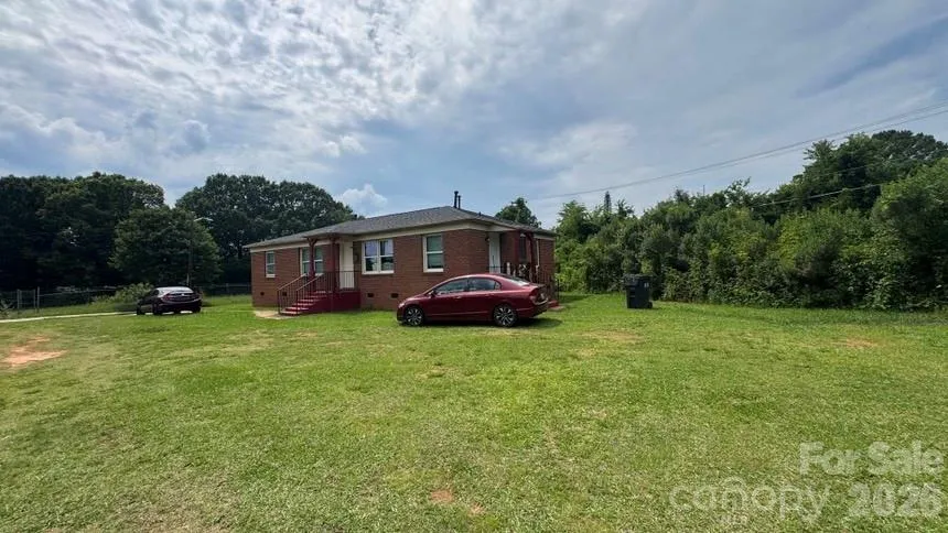 1661 &1665 Montana Drive Charlotte, NC 28216