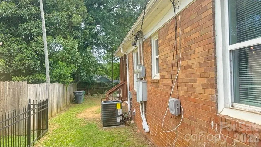 1661 &1665 Montana Drive Charlotte, NC 28216