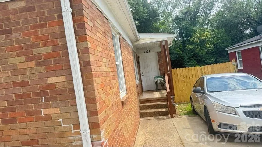 1661 &1665 Montana Drive Charlotte, NC 28216