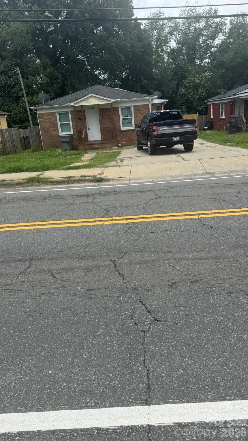 1661 &1665 Montana Drive Charlotte, NC 28216