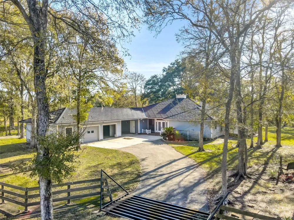 433 Mackhank Road Boling, TX 77420