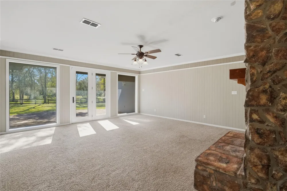 433 Mackhank Road Boling, TX 77420