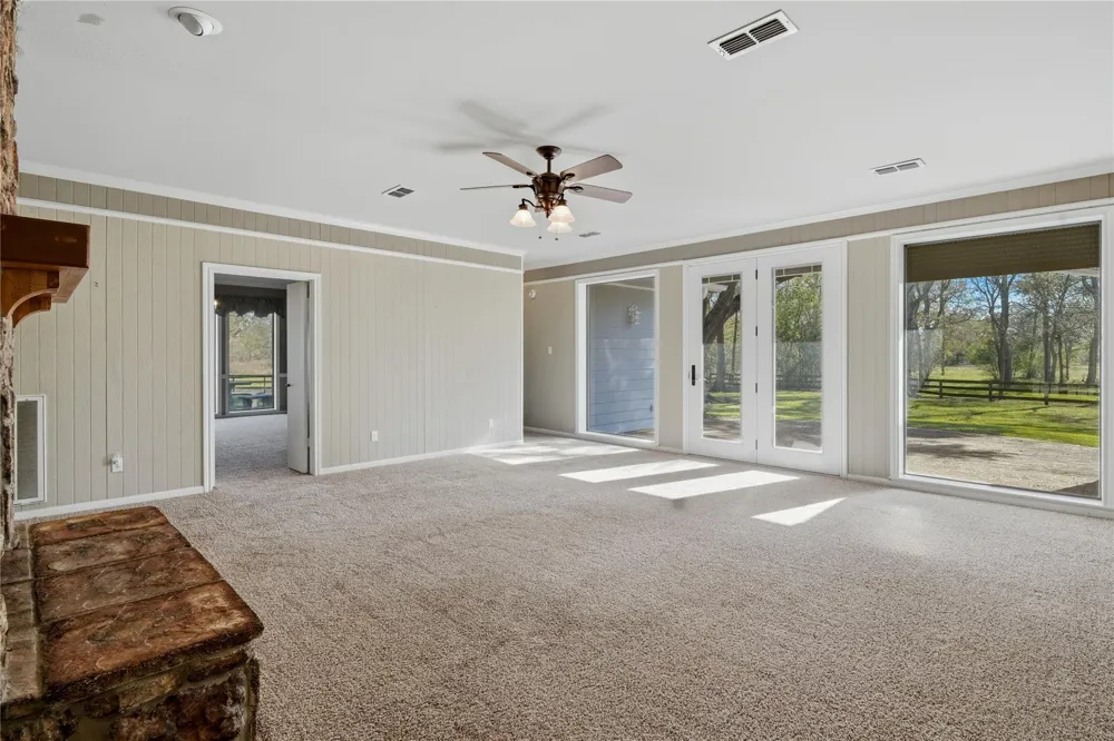 433 Mackhank Road Boling, TX 77420