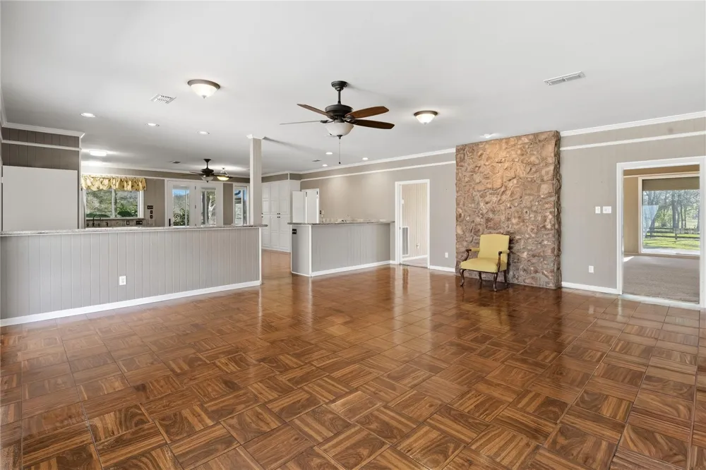 433 Mackhank Road Boling, TX 77420