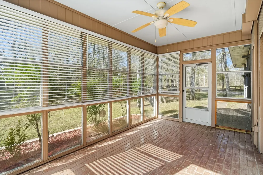 433 Mackhank Road Boling, TX 77420