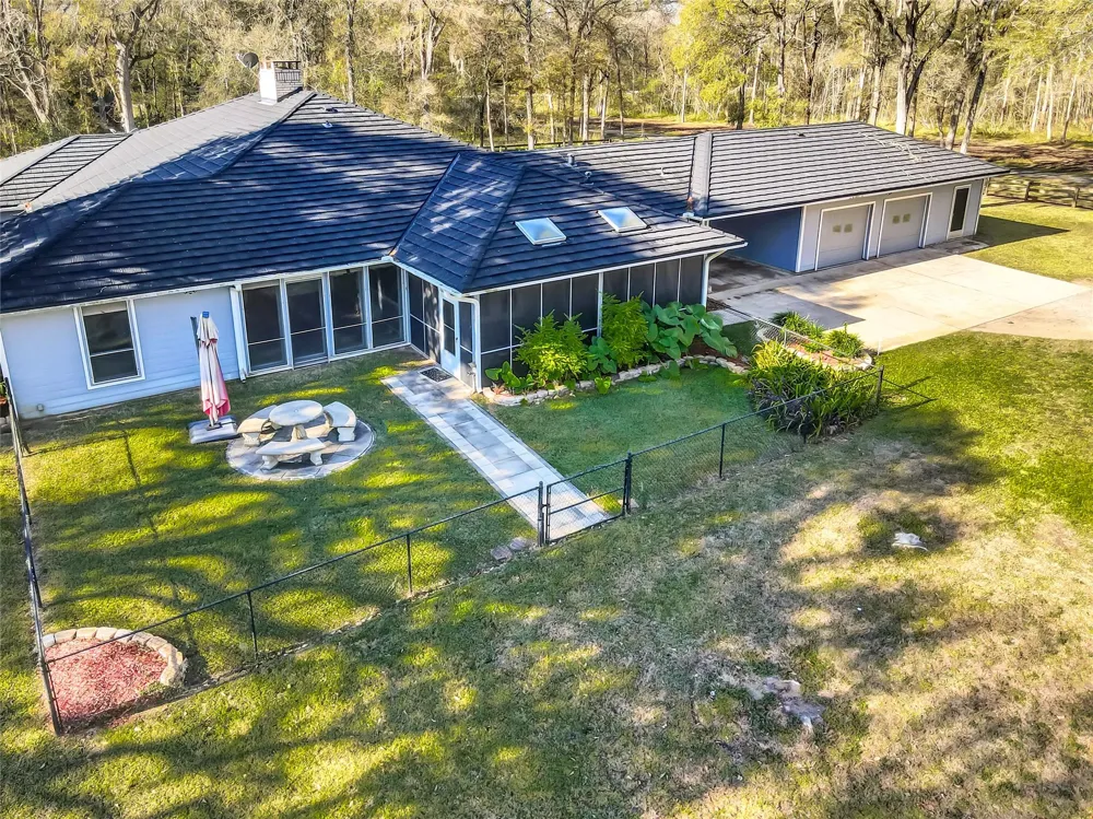433 Mackhank Road Boling, TX 77420