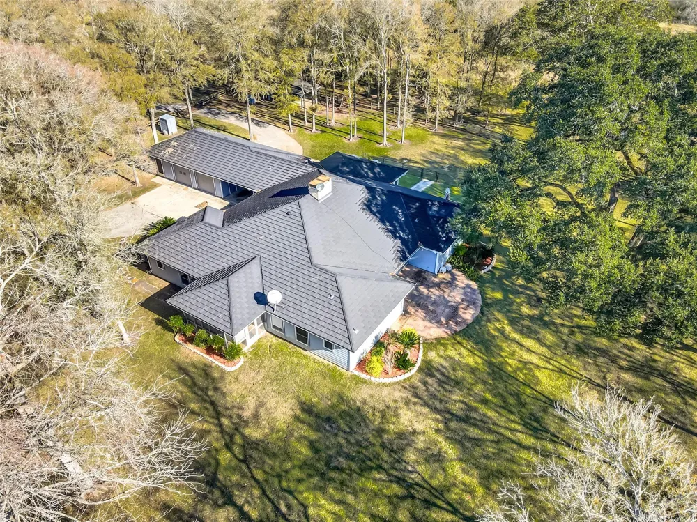 433 Mackhank Road Boling, TX 77420