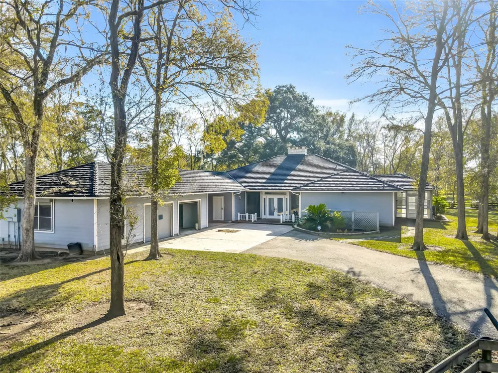433 Mackhank Road Boling, TX 77420