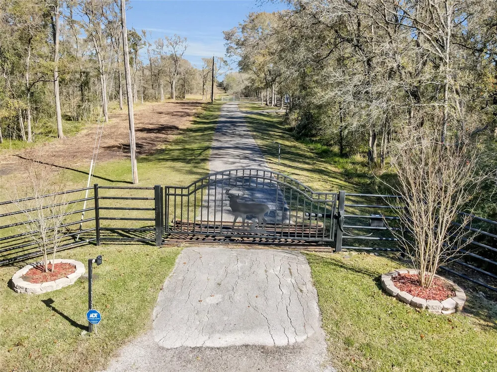 433 Mackhank Road Boling, TX 77420