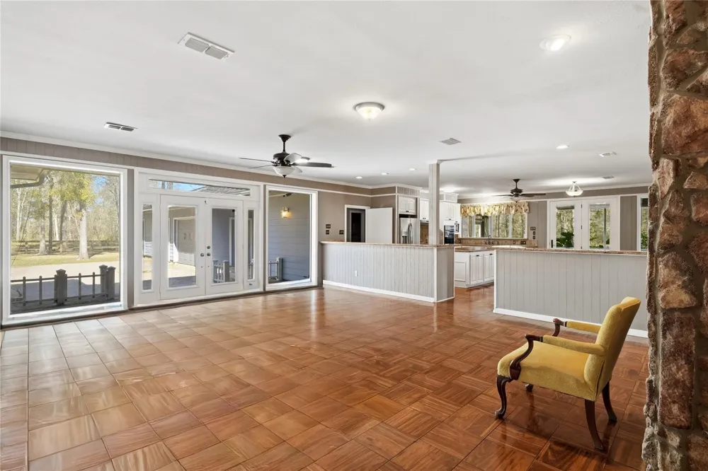 433 Mackhank Road Boling, TX 77420