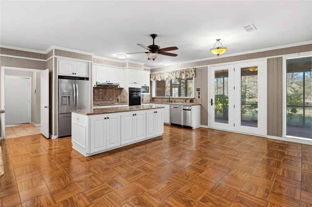433 Mackhank Road Boling, TX 77420