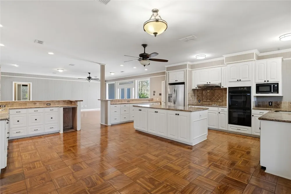 433 Mackhank Road Boling, TX 77420