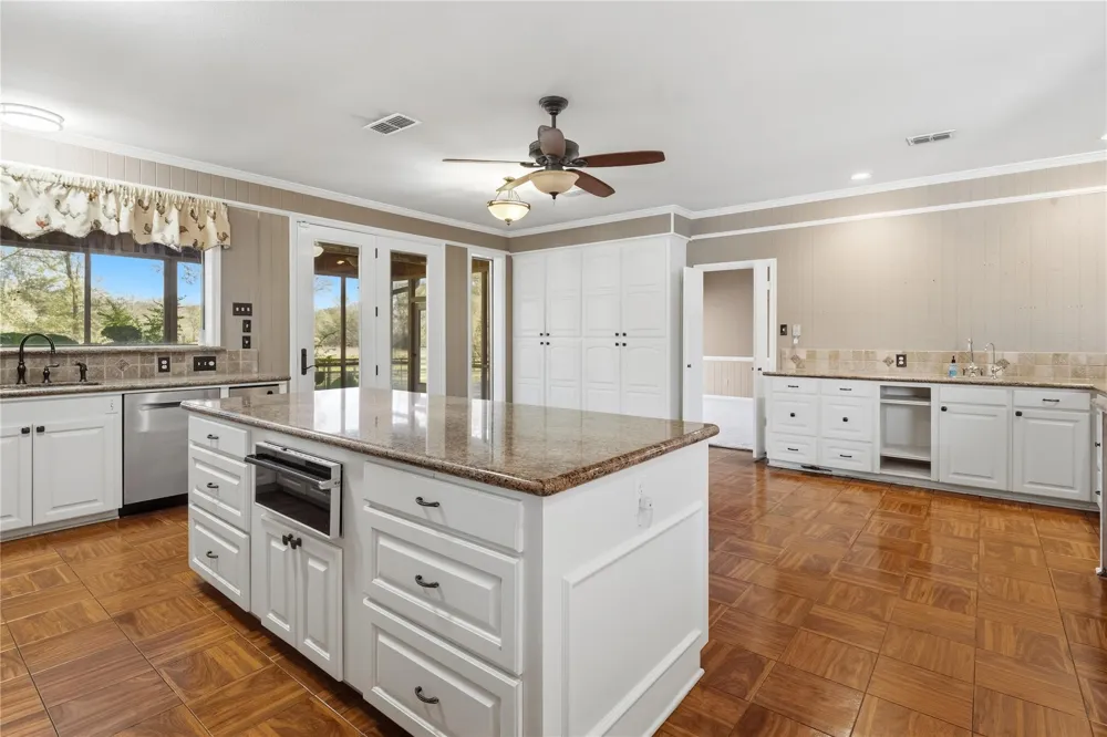 433 Mackhank Road Boling, TX 77420