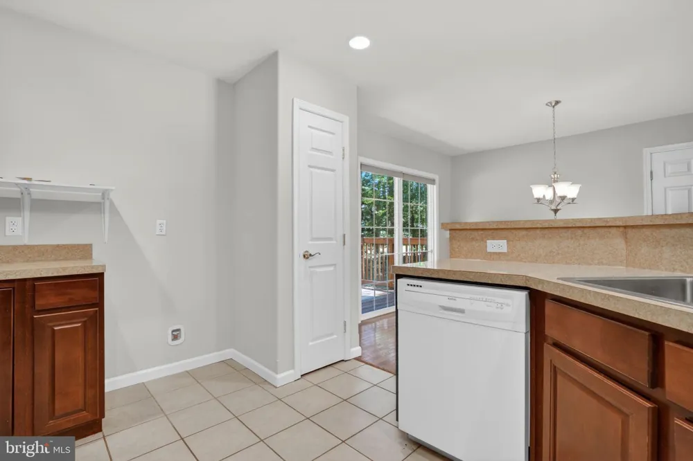 2347 MAYFLOWER DRIVE Greenbackville, VA 23356