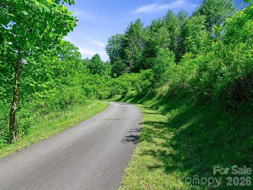 999 US HWY 19W Highway Burnsville, NC 28714