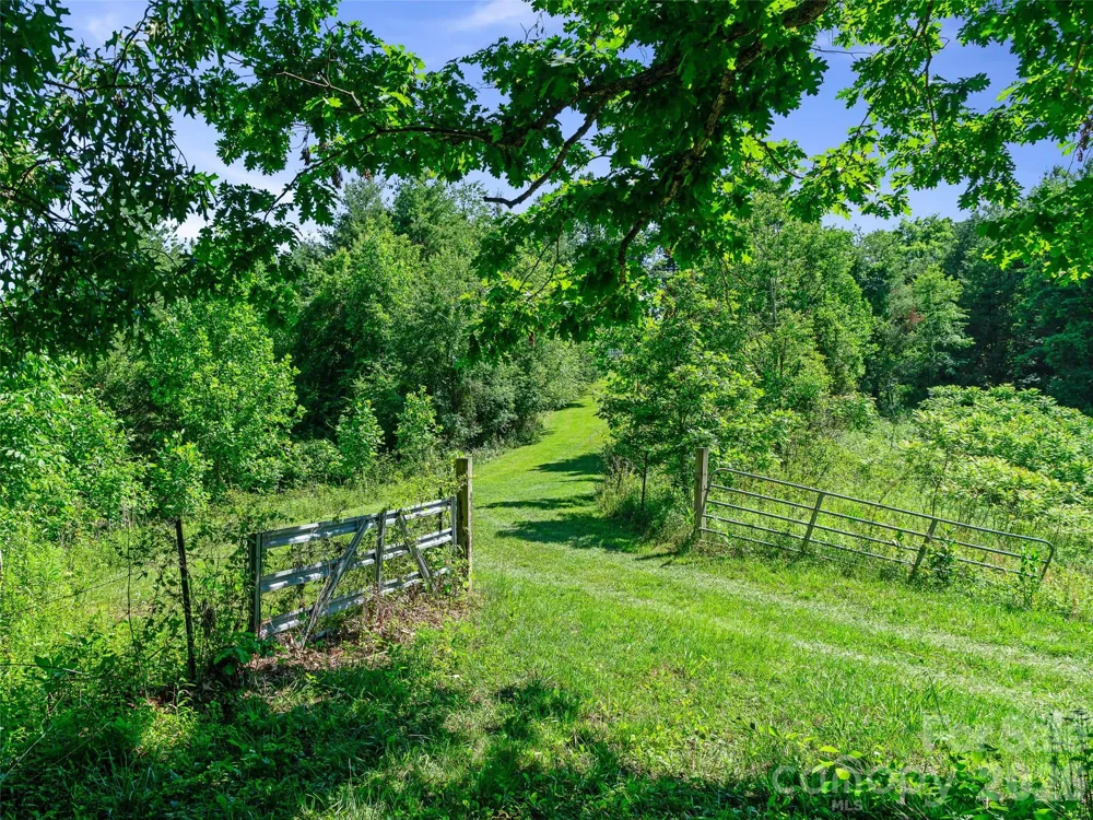 999 US HWY 19W Highway Burnsville, NC 28714