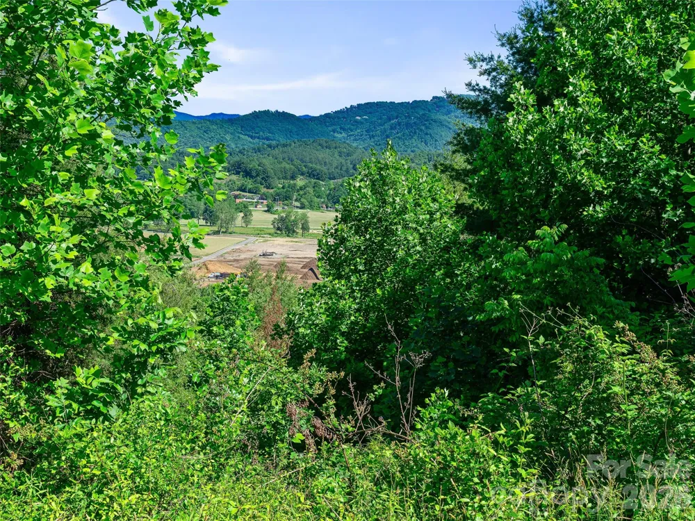 999 US HWY 19W Highway Burnsville, NC 28714