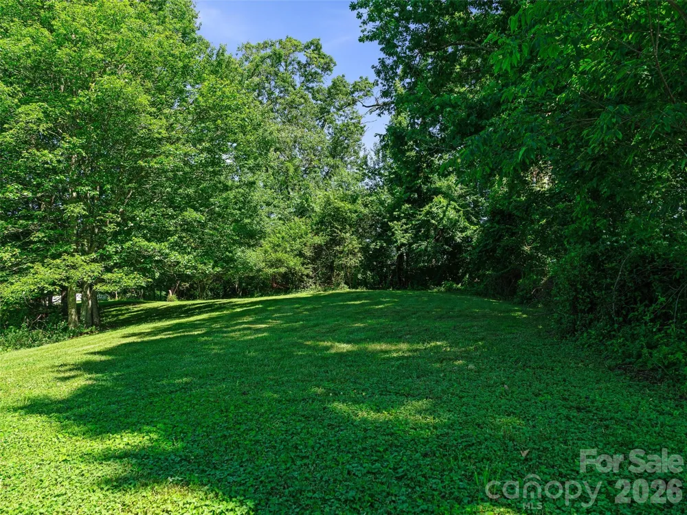 999 US HWY 19W Highway Burnsville, NC 28714
