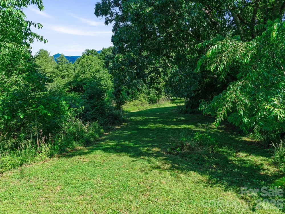 999 US HWY 19W Highway Burnsville, NC 28714