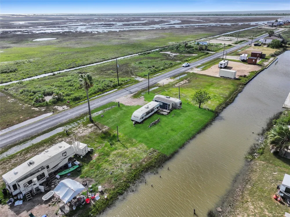1214 Tinkle Lane Crystal Beach, TX 77650