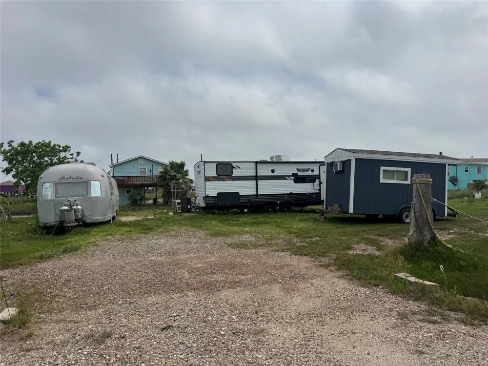 1214 Tinkle Lane Crystal Beach, TX 77650