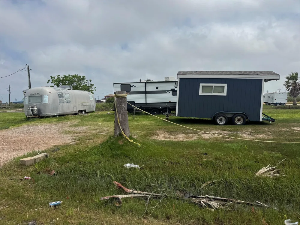 1214 Tinkle Lane Crystal Beach, TX 77650