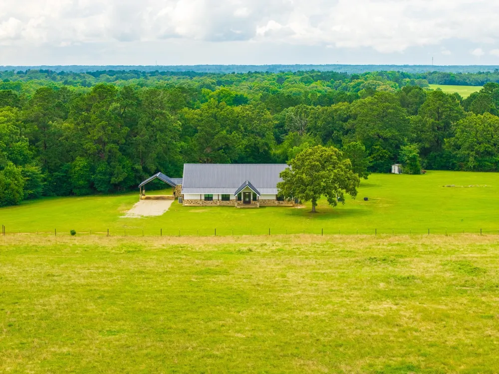 1406 State Highway 21 E Crockett, TX 75835