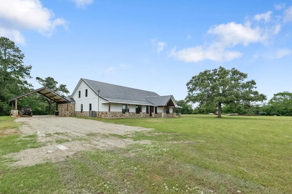 1406 State Highway 21 E Crockett, TX 75835