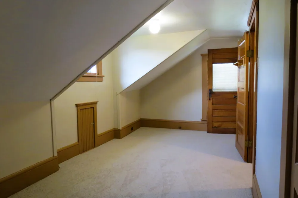 743 Ellery Avenue Jackson, MI 49202