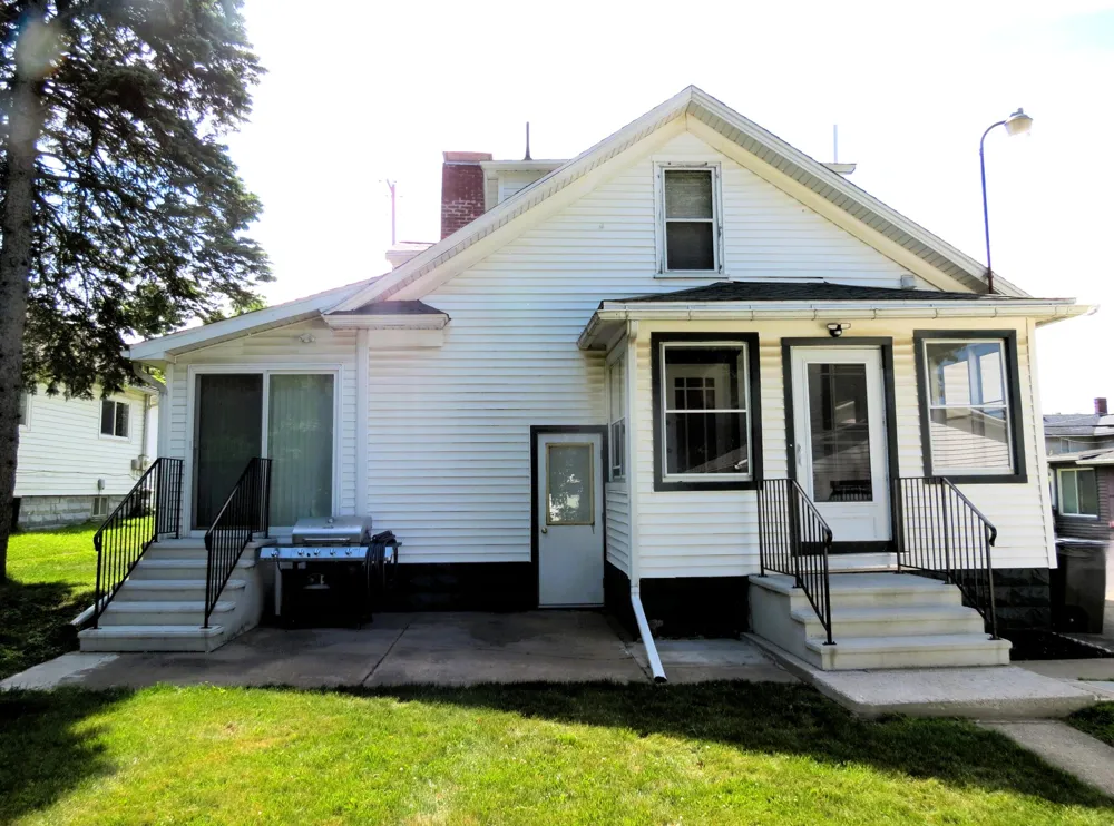 743 Ellery Avenue Jackson, MI 49202