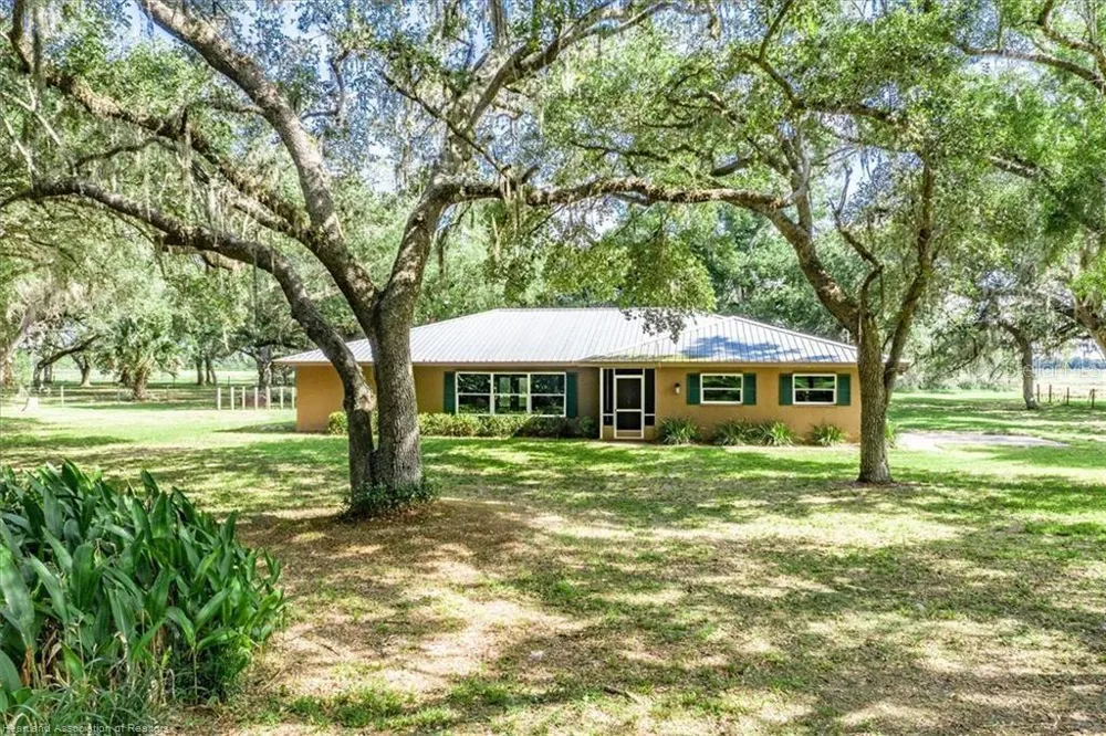 203 BOYER STREET Venus, FL 33960