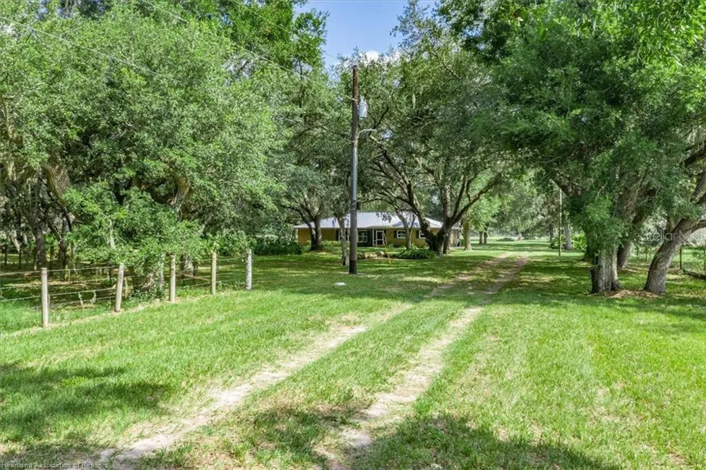 203 BOYER STREET Venus, FL 33960