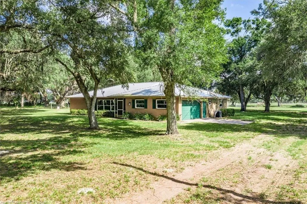 203 BOYER STREET Venus, FL 33960