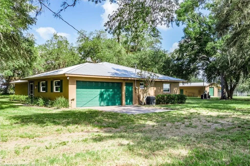203 BOYER STREET Venus, FL 33960