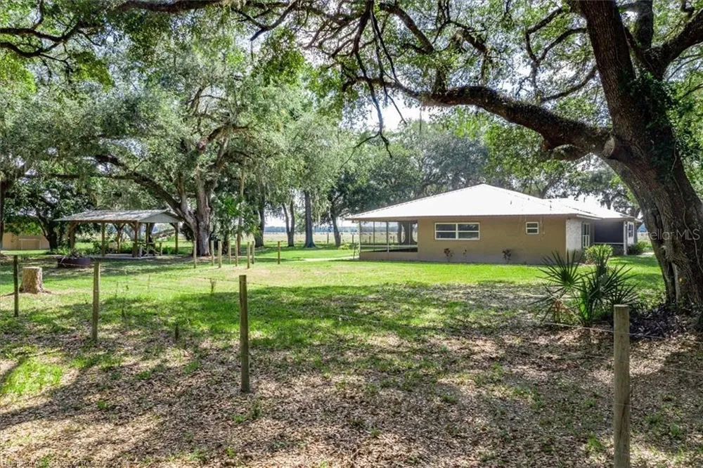 203 BOYER STREET Venus, FL 33960