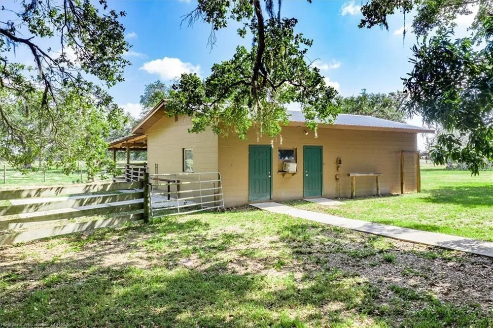203 BOYER STREET Venus, FL 33960