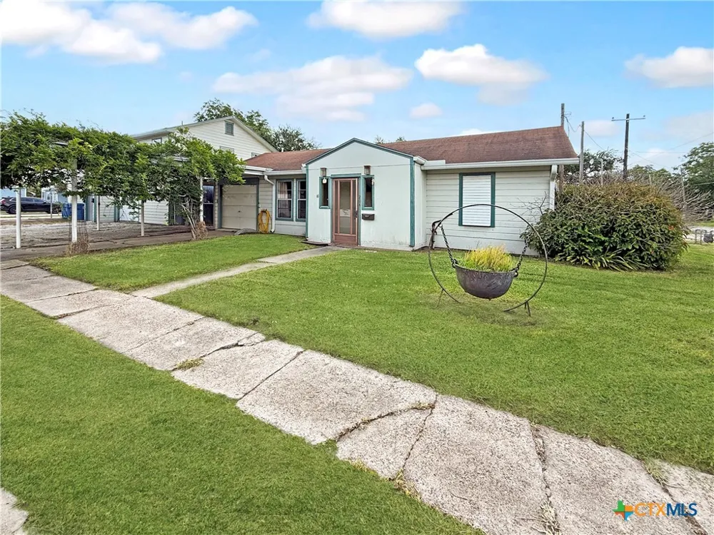 204 E Austin Street Port Lavaca, TX 77979
