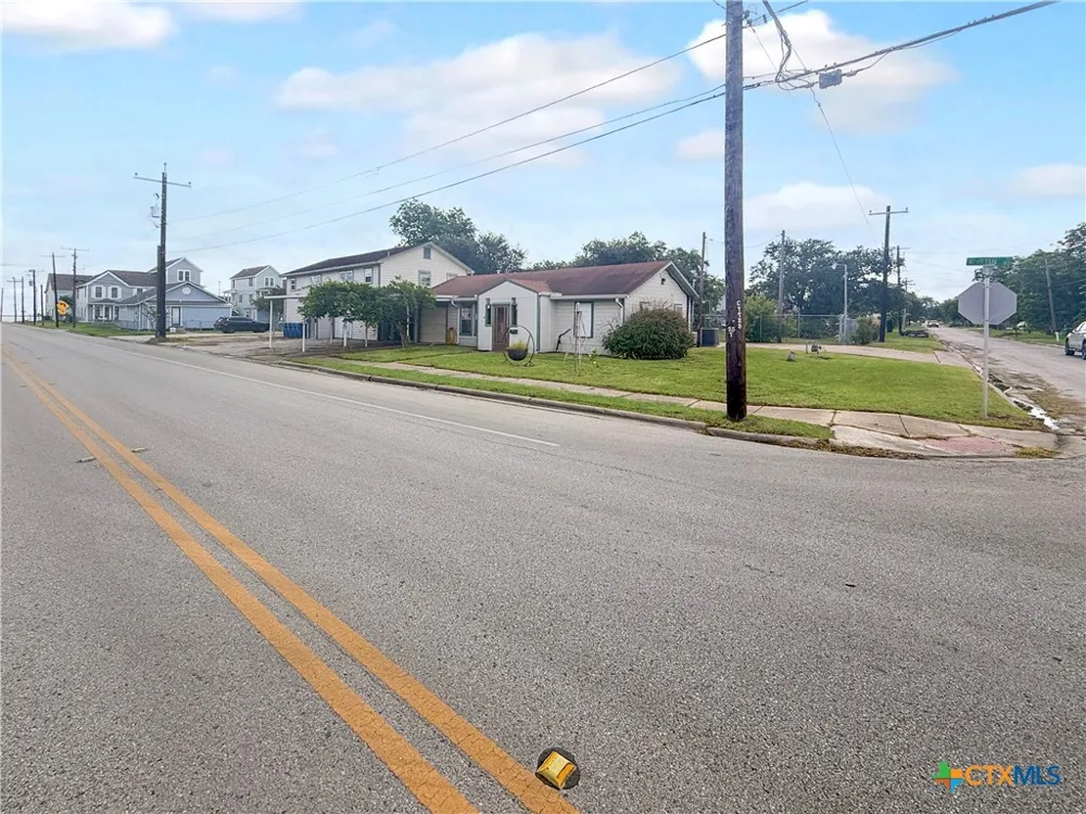 204 E Austin Street Port Lavaca, TX 77979