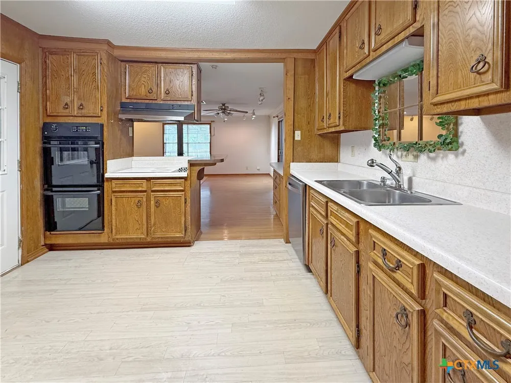 204 E Austin Street Port Lavaca, TX 77979