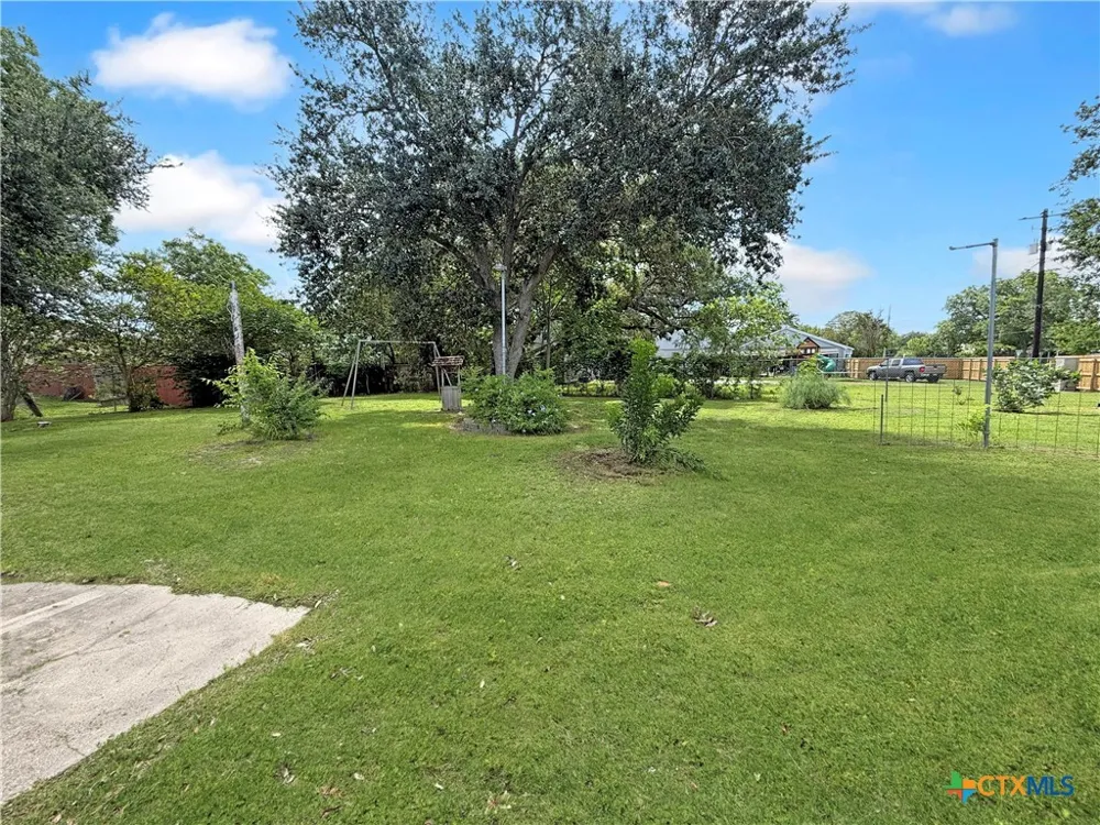204 E Austin Street Port Lavaca, TX 77979