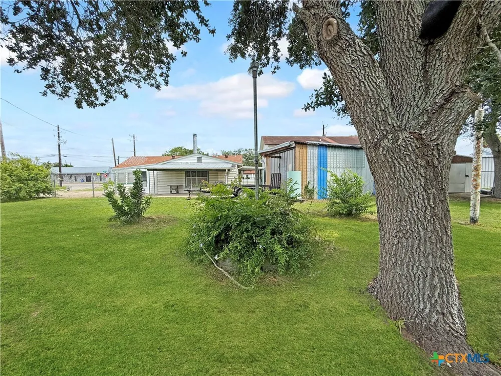 204 E Austin Street Port Lavaca, TX 77979