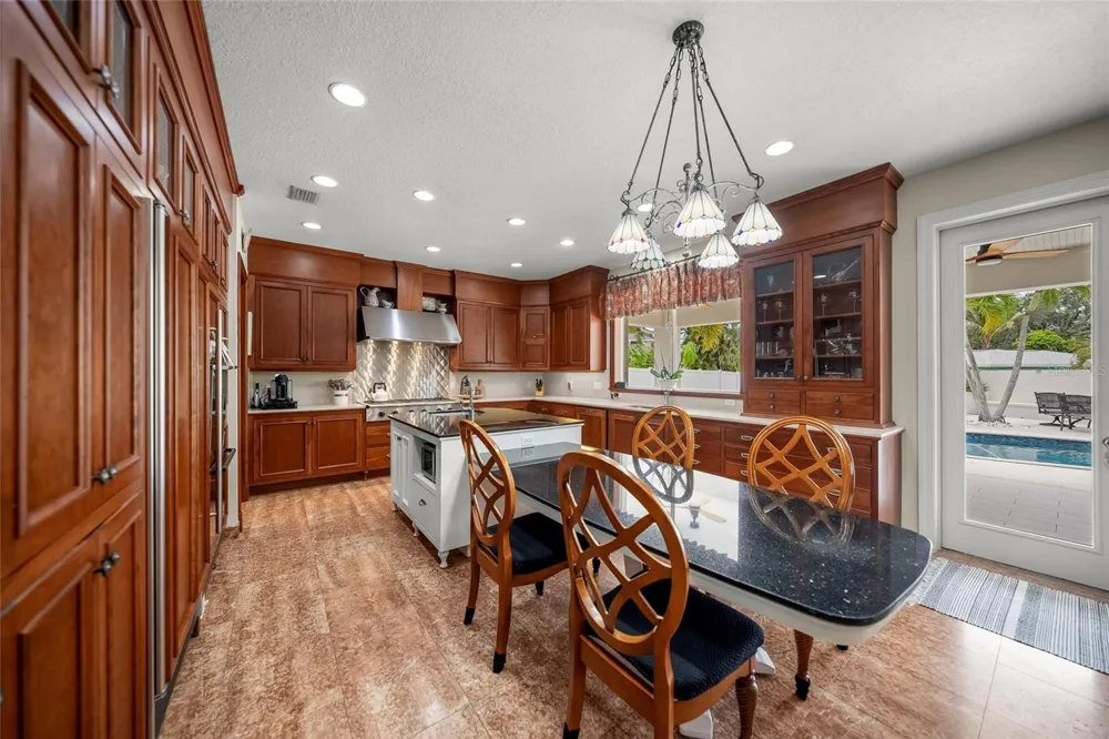 9214 18TH DRIVE NW Bradenton, FL 34209