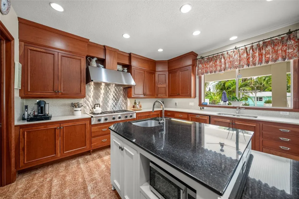 9214 18TH DRIVE NW Bradenton, FL 34209