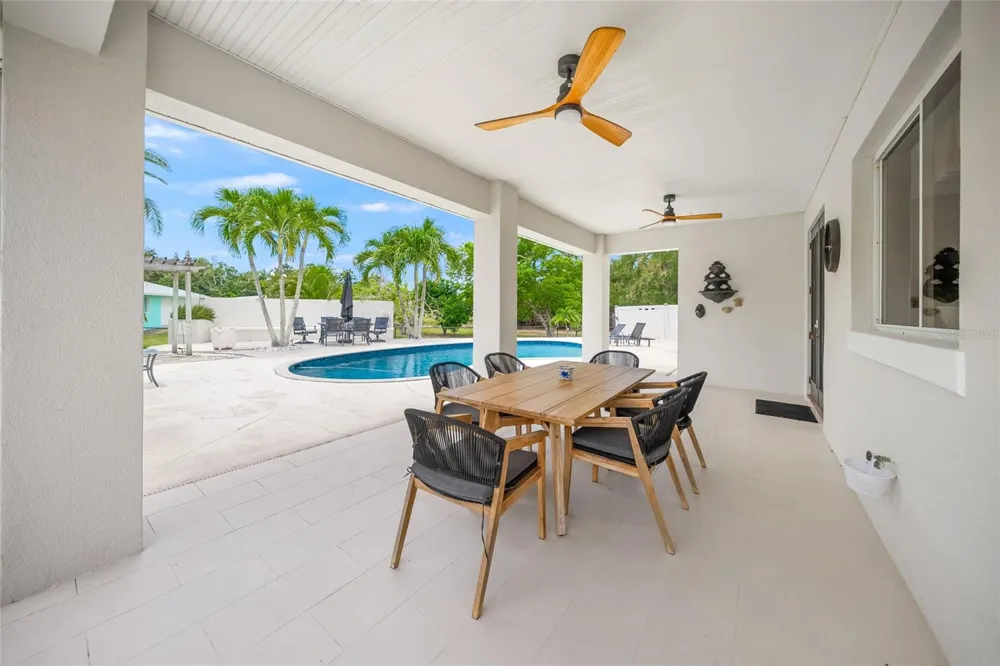 9214 18TH DRIVE NW Bradenton, FL 34209