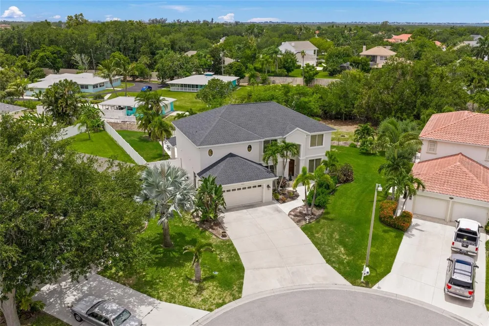9214 18TH DRIVE NW Bradenton, FL 34209