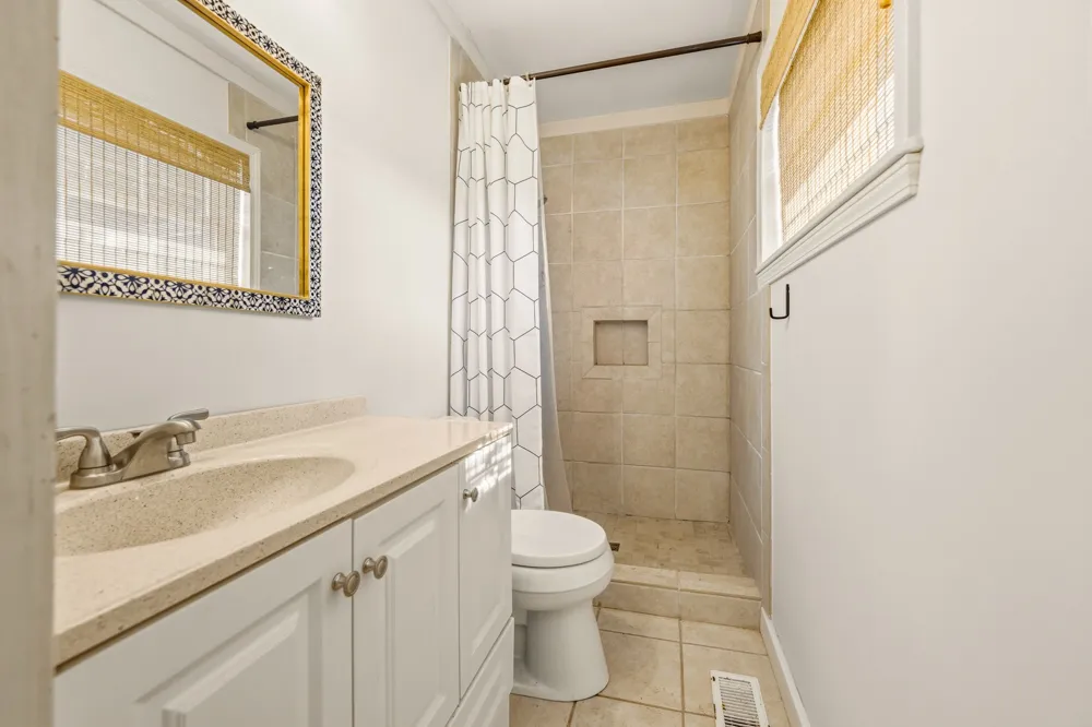 169 Dixie St Lexington, TN 38351