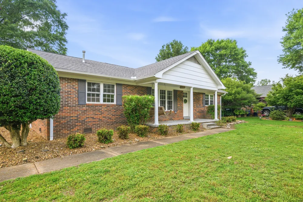 169 Dixie St Lexington, TN 38351