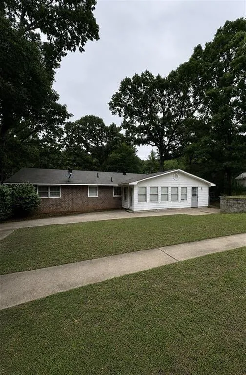 40 Flint Hill Drive Oxford, GA 30054