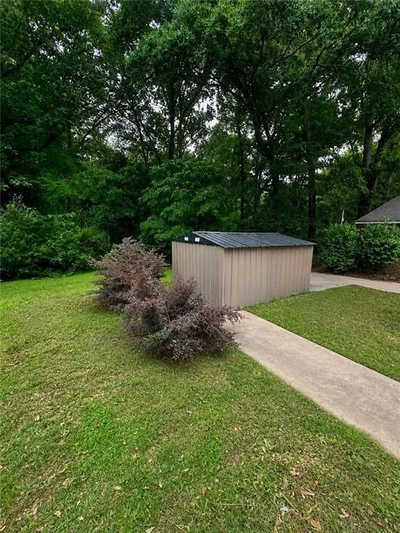 40 Flint Hill Drive Oxford, GA 30054